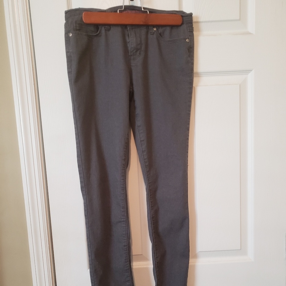☆SALE☆ Dark Gray Skinny Stretch Jean Size 3/4